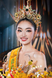 Gia cảnh đặc biệt của Miss Grand Vietnam 2025: Bố làm phụ hồ, mẹ bán vé số