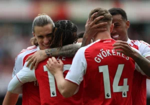 Nóng bảng xếp hạng Ngoại hạng Anh: Arsenal chiếm ngôi đầu, Chelsea văng top 4