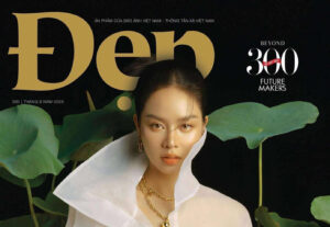 Hoa hậu Việt Nam 2022 – Miss International 2024 Huỳnh Thị Thanh Thủy vừa góp mặt trên bìa Đẹp số 300 (ghi tháng 9/2026), trong một dự án thị giác hợp tác cùng Tiffany & Co. Bộ ảnh mang tinh thần “Rising Above” – vươn lên – khắc họa hình ảnh đương đại của một người đẹp Việt: mềm mại nhưng không yếu đuối, thanh khiết mà vẫn toát lên nội lực.