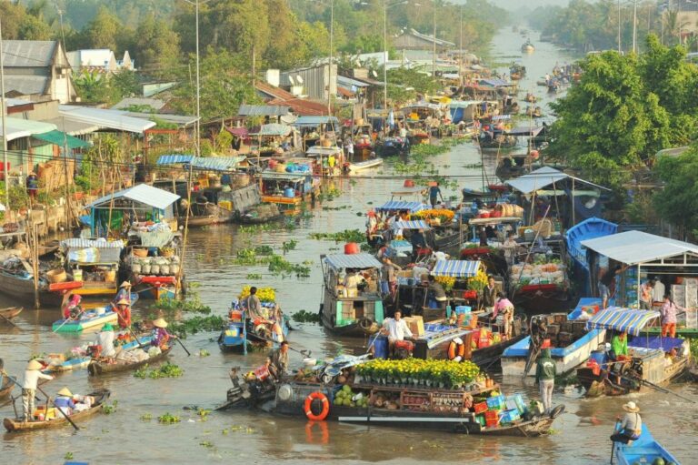 Cúi xuống để thấy thương