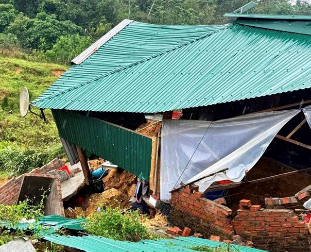 Gượng dậy sau cơn lũ lịch sử - Ảnh 5.