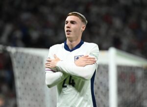 Cole Palmer có thể trở lại ở trận đại chiến với Barca