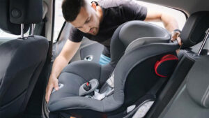 Trẻ dưới 10 tuổi đi ôtô sẽ bắt buộc dùng ghế an toàn từ 1/1/2026