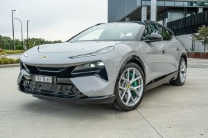 Hãng xe Anh sắp vào Việt Nam hé lộ SUV hybrid đầu tay