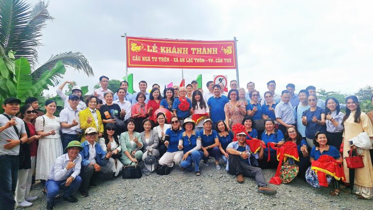 22 năm – 284 cây cầu hữu nghị, nhóm VK bền bỉ nối liền đôi bờ, thắp sáng niềm tin